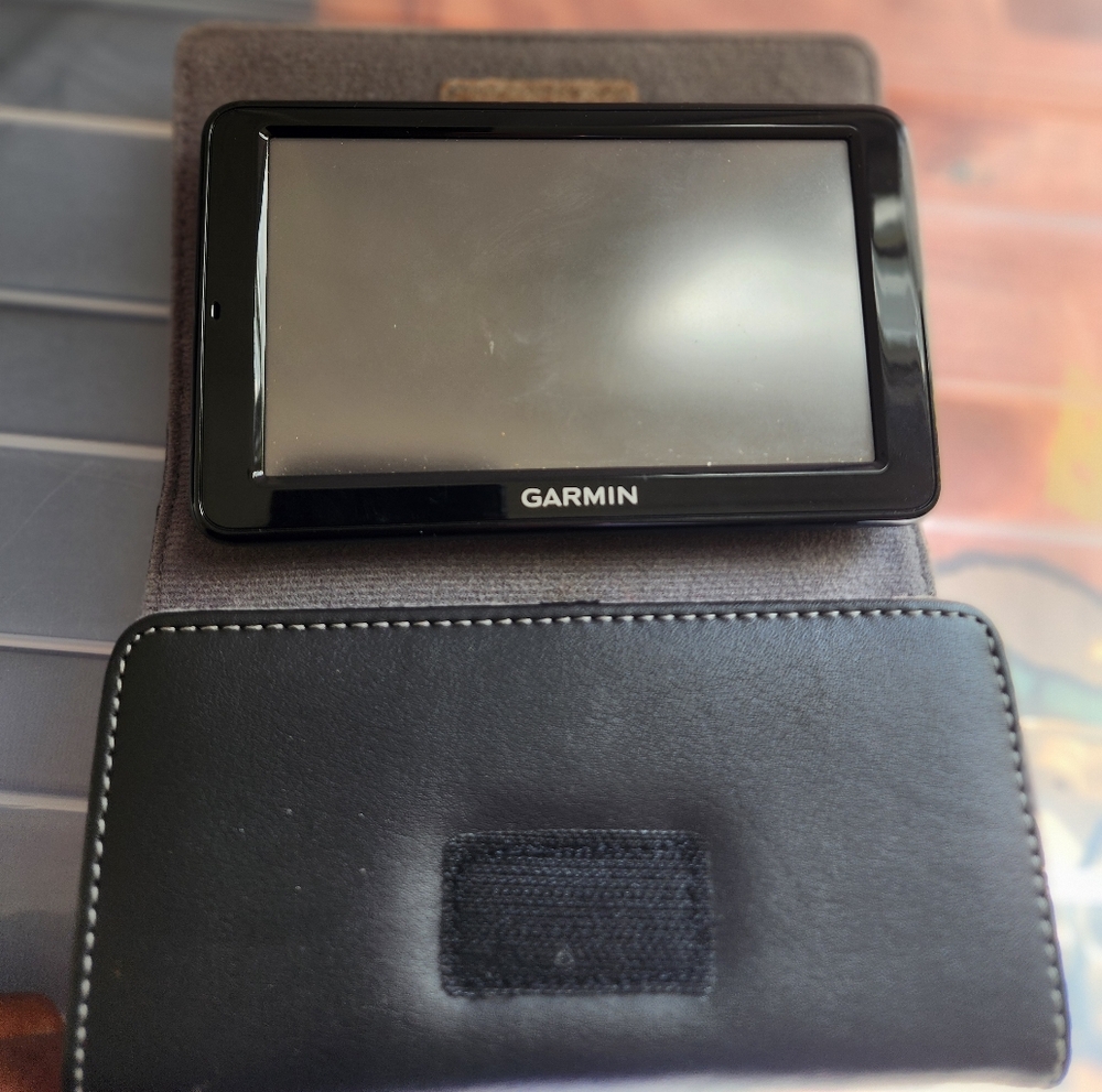 Garin navigation 2495LMT 43 inches  portable Bluetooth GPS navigation.